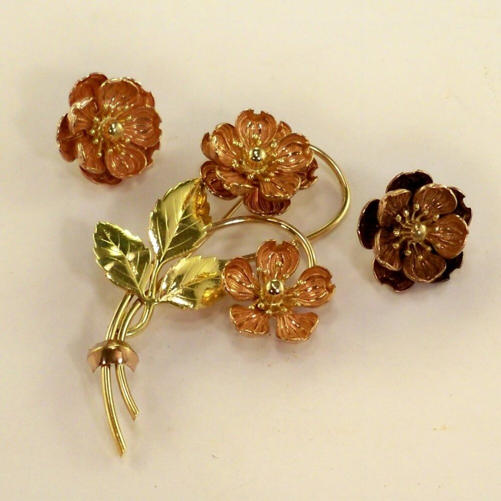 Rare, 10K Gold *Vintage *Flowers Brooch & *Earrings